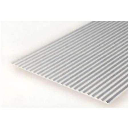 Plancha metal corrugado 1.00 profundidad y 2.50 distancia entre surcos, 15 x 30 mm. De Estireno. Marca Evergreen. Ref: 4529
