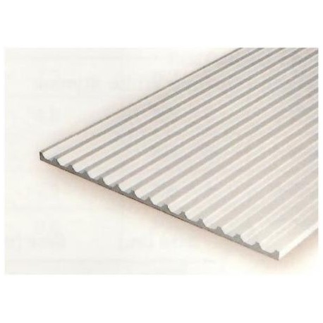 Plancha estriada en " U ", 3.20 mm , 15 x 30 cm. De Estireno. Marca Evergreen. Ref: 4544.