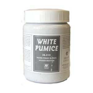 Piedra Pomez Blanca. Bote 200 ml. Marca Vallejo. Ref: 26.212.