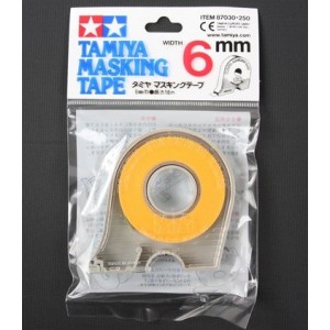 Cinta enmascarar de 6 mm ( 18 m). Con Portarollo. Marca Tamiya. Ref: 87030.