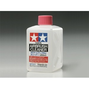 Airbrush Clearner, Liquido Limpiador de Aérografo. Bote 250 ml. Marca Tamiya. Ref: 87089.
