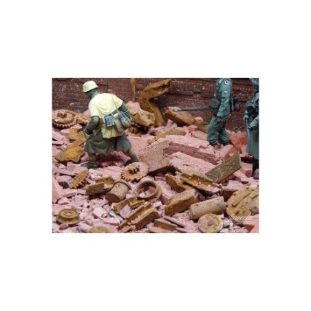 Chatarra oxidada. 45 gr. Escala 1/35. Marca Juweela. Ref: 23337.