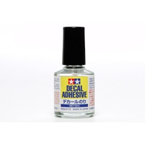 Adhesivo per decal, Adhesivo de calcas. Bote de 10 ml. Marca Tamiya. Ref: 87176.