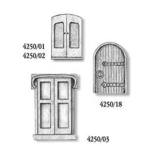 Puerta antigua, 25 x 16 mm. 3 unidades por blister. Marca Amati. Ref: 4250/03.