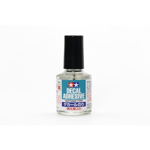 Decal Adhesive and softener, Adhesivo y adaptador de calcas. Bote de 10 ml. Marca Tamiya. Ref: 87193.