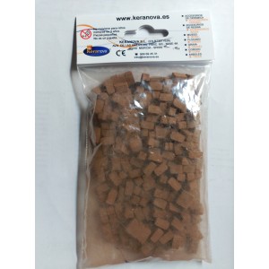 Piedra base gris ( 10x5x5 mm ). Bolsa de 300 unidades. Marca Keranova. Ref: 30838.