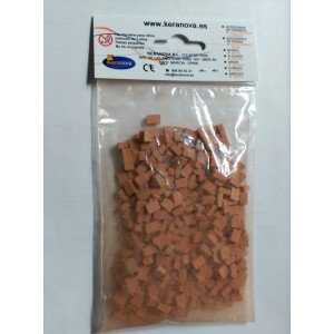 Piedra base HO ( 8 x 3 x 5 ) mm, cerámica. Bolsa de 300 unidades. Marca Keranova. Ref: 30843.