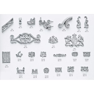 Decoración en metal, Ornamento de latón de 22 mm (1 unidad izquierda). Marca Amati. Ref: 5347. 2