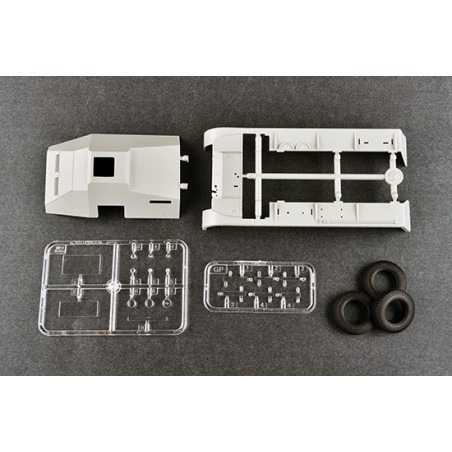 Light Armored Multipurpose Transport Vehicle GT-MU. Escala 1:35. Marca Trumpeter. Ref: 09568.