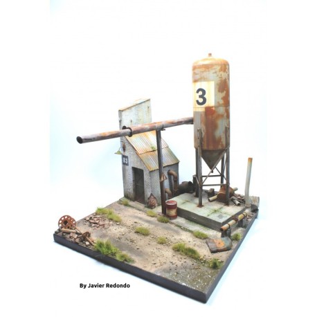 Silo y tabla de lijado gratis. Escala 1:35. Marca Macone. Ref: MAC35167.
