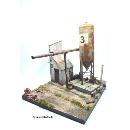 Silo y tabla de lijado gratis. Escala 1:35. Marca Macone. Ref: MAC35167.