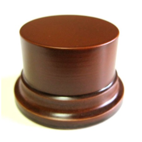 Peana Pedestal 50 mm de altura, parte superior 8 cm. Realizado en MDF, lacado Avellana. Marca Peanas.net. Ref: 8003A.