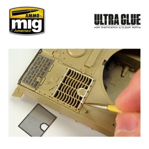 ULTRA-GLUE - PARA FOTOGRABADOS, PAPEL Y MÁS. Bote 40 ml. Marca Ammo Mig. Ref: AMIG2031. 2