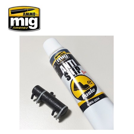Pasta antideslizante negro. Bote 20 ml. Marca Ammo Mig. Ref: AMIG2034.