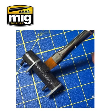 Pasta antideslizante negro. Bote 20 ml. Marca Ammo Mig. Ref: AMIG2034.