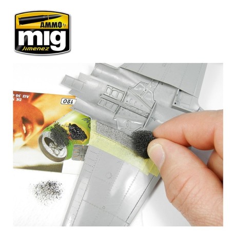 Pasta antideslizante negro. Bote 20 ml. Marca Ammo Mig. Ref: AMIG2034.