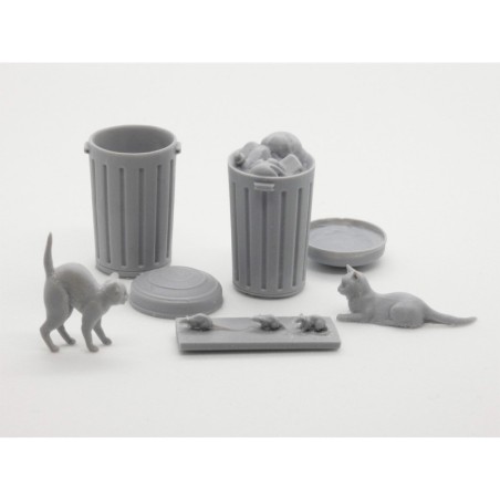 Cubos de basura y gatos. Escala 1:35. Marca Macone. Ref: MAC35180.