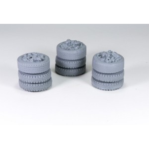 Barreras de neumáticos. Escala 1:35. Marca Macone. Ref: MAC35176. 2