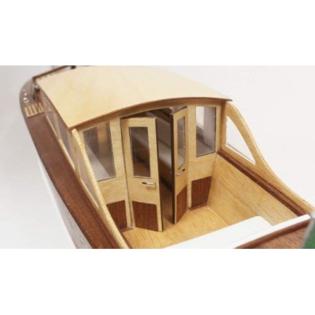 Lancha Isabella. Escala 1:14. Marca Keranova. Ref: 522019.