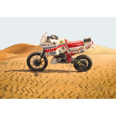 Moto TRIUMPH 3HW. Escala 1:9. Marca Italeri. Ref: 7402.