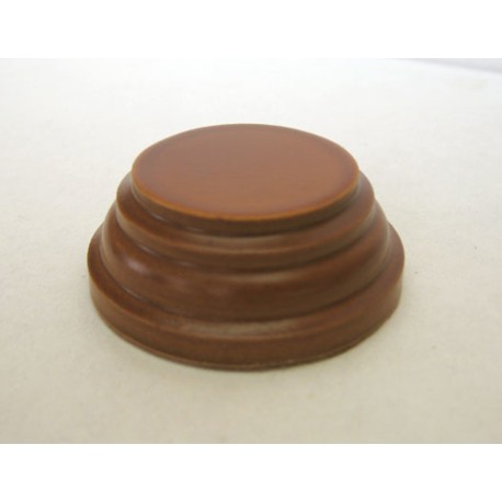 Peana Pedestal 20 mm de altura, parte superior 3.5 cm. Realizado en MDF, lacado Avellana. Marca Peanas.net. Ref: 8800A.