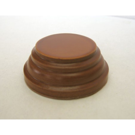 Peana Pedestal 20 mm de altura, parte superior 3.5 cm. Realizado en MDF, lacado Avellana. Marca Peanas.net. Ref: 8800A.