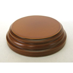 Peana Pedestal 20 mm de altura, parte superior 4.5 cm. Realizado en MDF, lacado Avellana. Marca Peanas.net. Ref: 8801A.