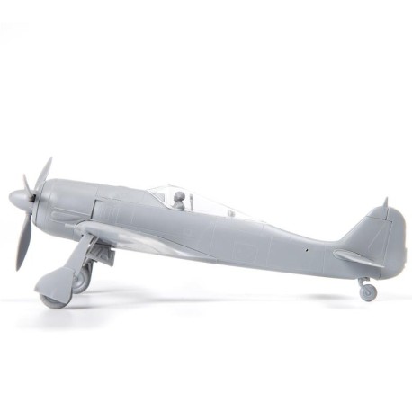 FOCKE-WULF fw-190 A4 caza alemán. Escala 1:72. Marca Zvezda. Ref: 7304.
