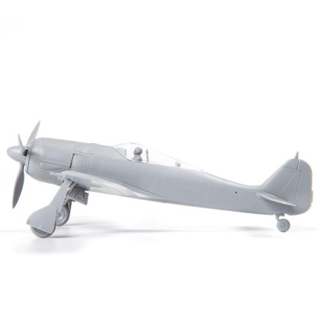 FOCKE-WULF fw-190 A4 caza alemán. Escala 1:72. Marca Zvezda. Ref: 7304.