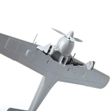 FOCKE-WULF fw-190 A4 caza alemán. Escala 1:72. Marca Zvezda. Ref: 7304.