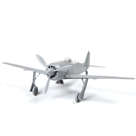 FOCKE-WULF fw-190 A4 caza alemán. Escala 1:72. Marca Zvezda. Ref: 7304.