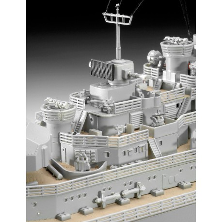 Battleship Bismarck. Escala: 1:350. Marca: Revell. Ref: 05040.