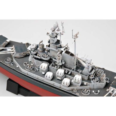 USS MASSACHUSETTS BB-59. Escala: 1:350. Marca: Trumpeter. Ref: 05306.