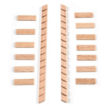 Escalera de madera, 15mm. 1 ud. Marca Amati. Ref: 4320/15, 432015.