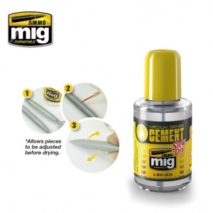 PEGAMENTO DENSIDAD MEDIA DE SECADO LENTO. Bote de 30 ml. Marca Ammo of Mig Jimenez. Ref: AMIG2038.