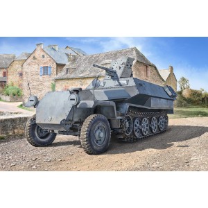 Sd.Kfz. 251/10. Escala 1:72. Marca Italeri. Ref: 7079. 2