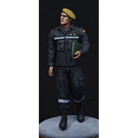 Soldado Unidad Militar de Emergencias UME. 1:35. Marca BMR. Ref: 3F35004.