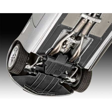 BMW Z8 (James Bond 007) "The World Is Not ". NOVEDAD. Escala 1:24. Marca Revell. Ref: 05662.