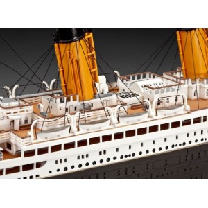 Gift-Set 100 Years R.M.S. TITANIC. Escala: 1:400. Marca: Revell. Ref: 05715. 2