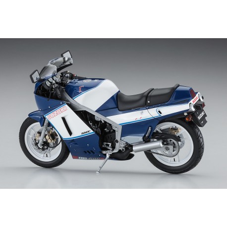 Suzuki RG400 Late Version "Blue/White Color" w/Under Cowl (1986). Escala 1:12. Marca Hasegawa. Ref: 21739.