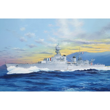 NEW, French Light Cruiser Marseillaise. Escala: 1:350. Marca: Trumpeter. Ref: 05374.