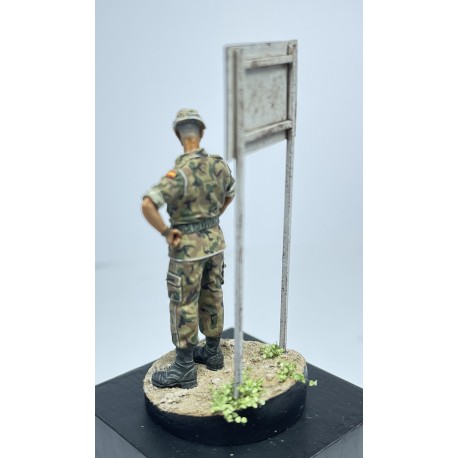 Soldado Ejército de Tierra años 2000, 1/35. Marca BMR MODELS. Ref: F35005.