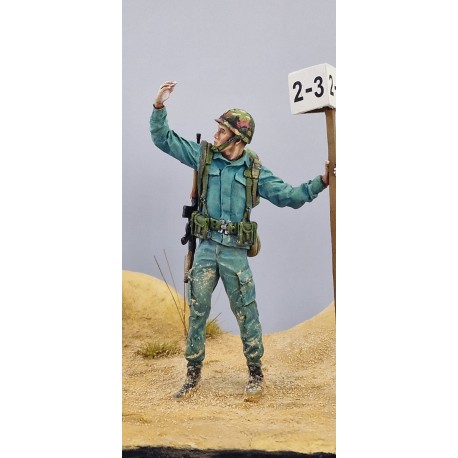 Portador del Prisma, 1:35. Marca Largarto Miniatures. Ref: Portador.