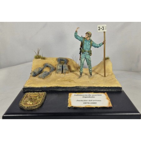 Portador del Prisma, 1:35. Marca Largarto Miniatures. Ref: Portador.