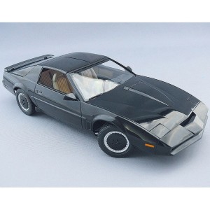 KNIGHT RIDER KNIGHT 2000 K.I.T.T. SEASON III. Escala 1:24. Marca Aoshima. Ref: KR-02 2