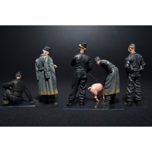GERMAN TANK CREW AT REST. Escala 1:35. Marca Miniart. Ref: 35198. 2