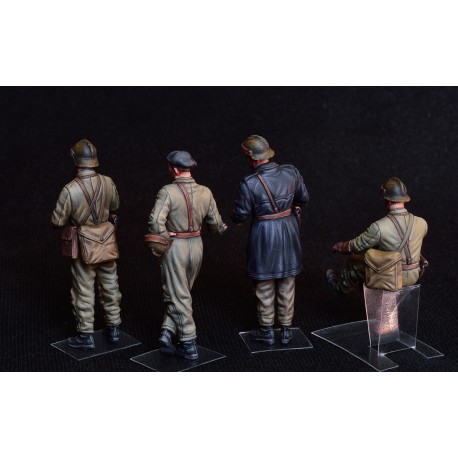 POLISH TANK CREW. Escala 1:35. Marca Miniart. Ref: 35267.