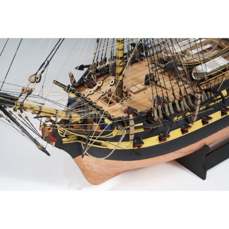 HMS Vanguard. Escala 1:150. Marca Amati. Ref: 130004.
