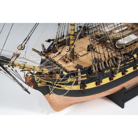 HMS Vanguard. Escala 1:150. Marca Amati. Ref: 130004.