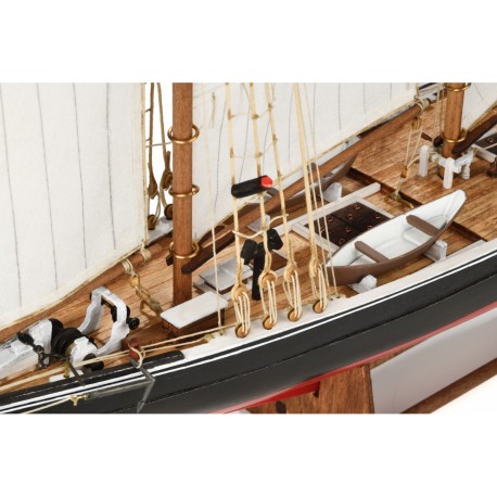 Nave Bluenose 1921. Escala 1:100. Marca Amati. Ref: 1446.